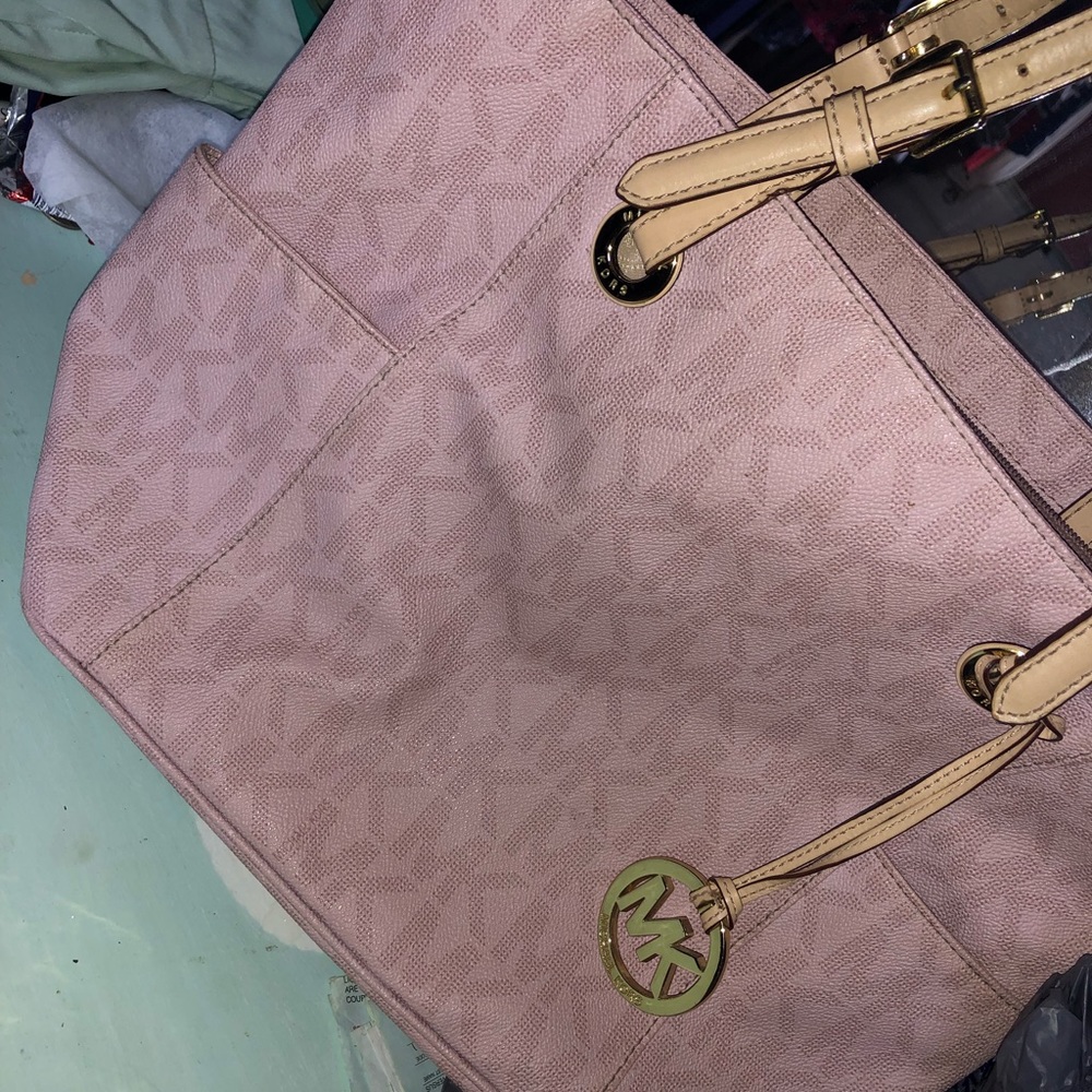 Michael kors light pink purse